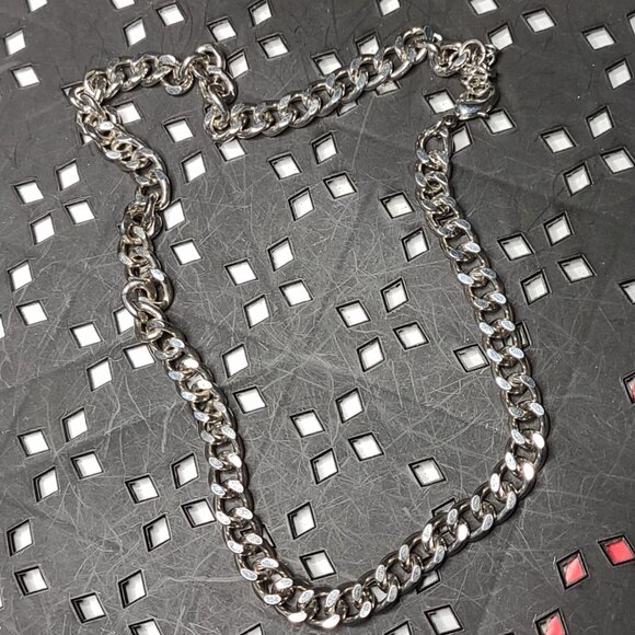 19 Inch Heavy Metal Curb Link Necklace - Picture 2 of 11